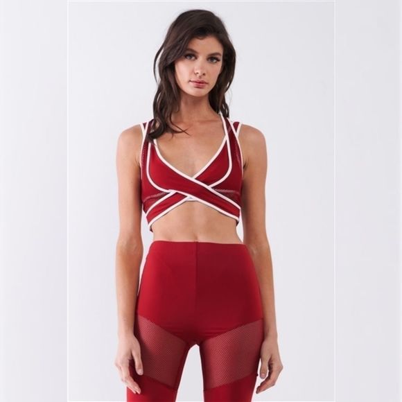 Sheer Sleeveless Overlapping Racer Back Sports Bra - Picture 2 of 4